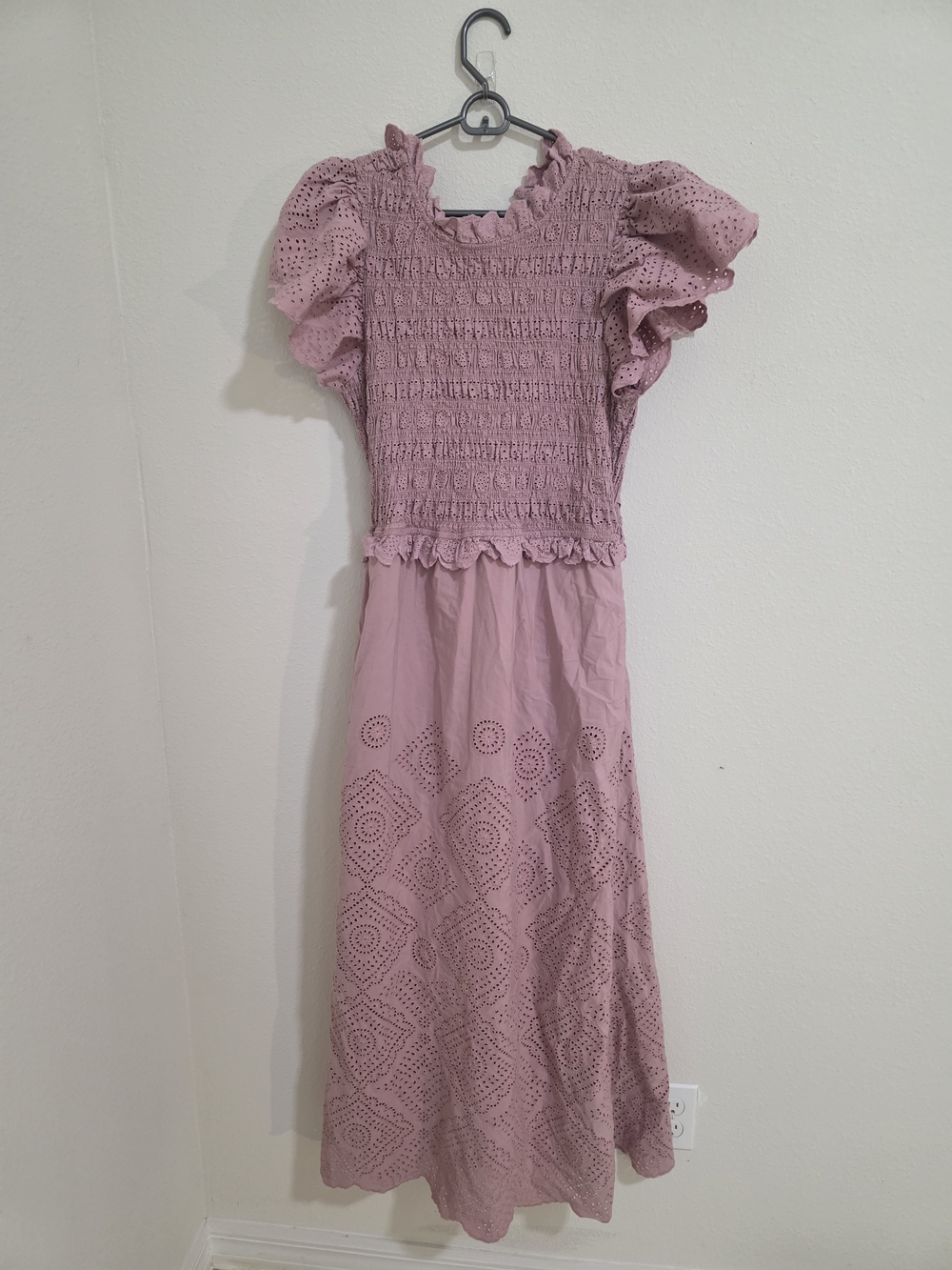 Sea Mauve Backless Eyelet Midi Dress with Puff Sleeves